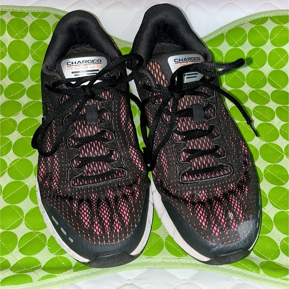 Under Armour UA Rogue Charged Shoes Black‎ & Pink 3021247-105 Women's Size 7.5